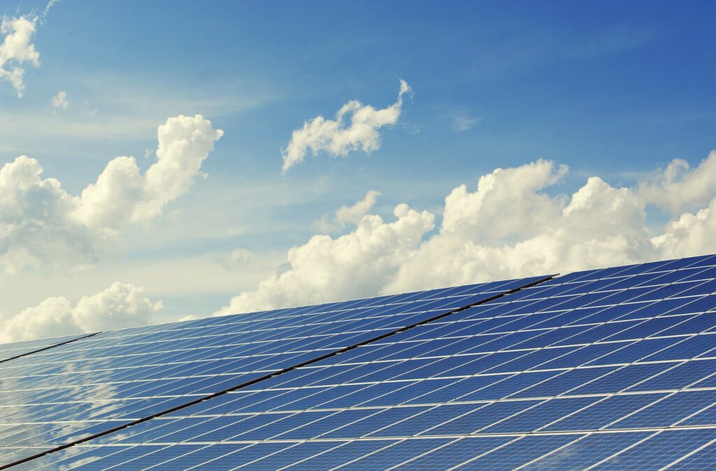 Über uns photovoltaic g658d36e4c 1920 1024x674 - Über uns